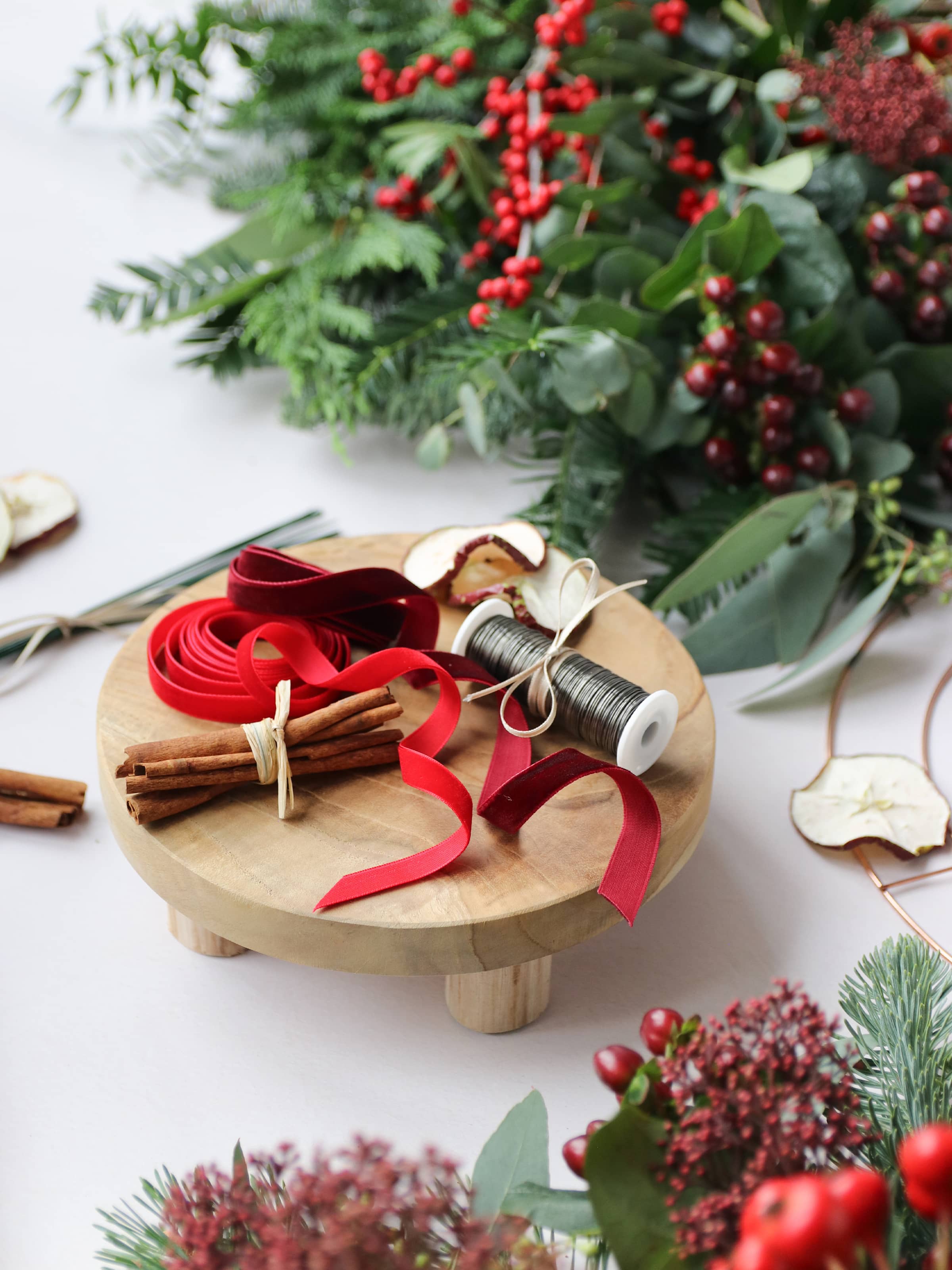 DIY 12" Christmas Wreath Making Kit - 'Merry Berry'