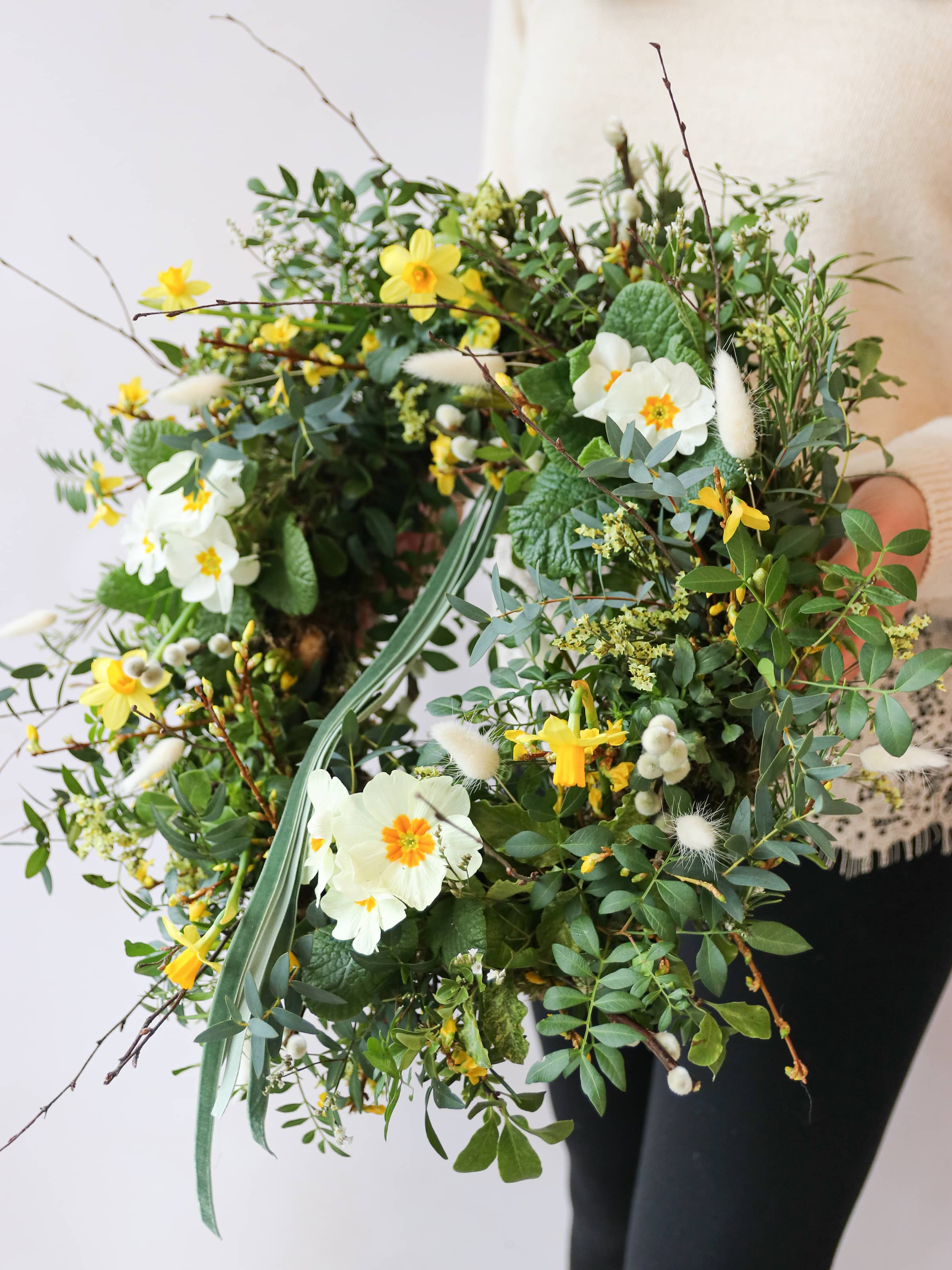 16" Yellow & White Spring Wreath