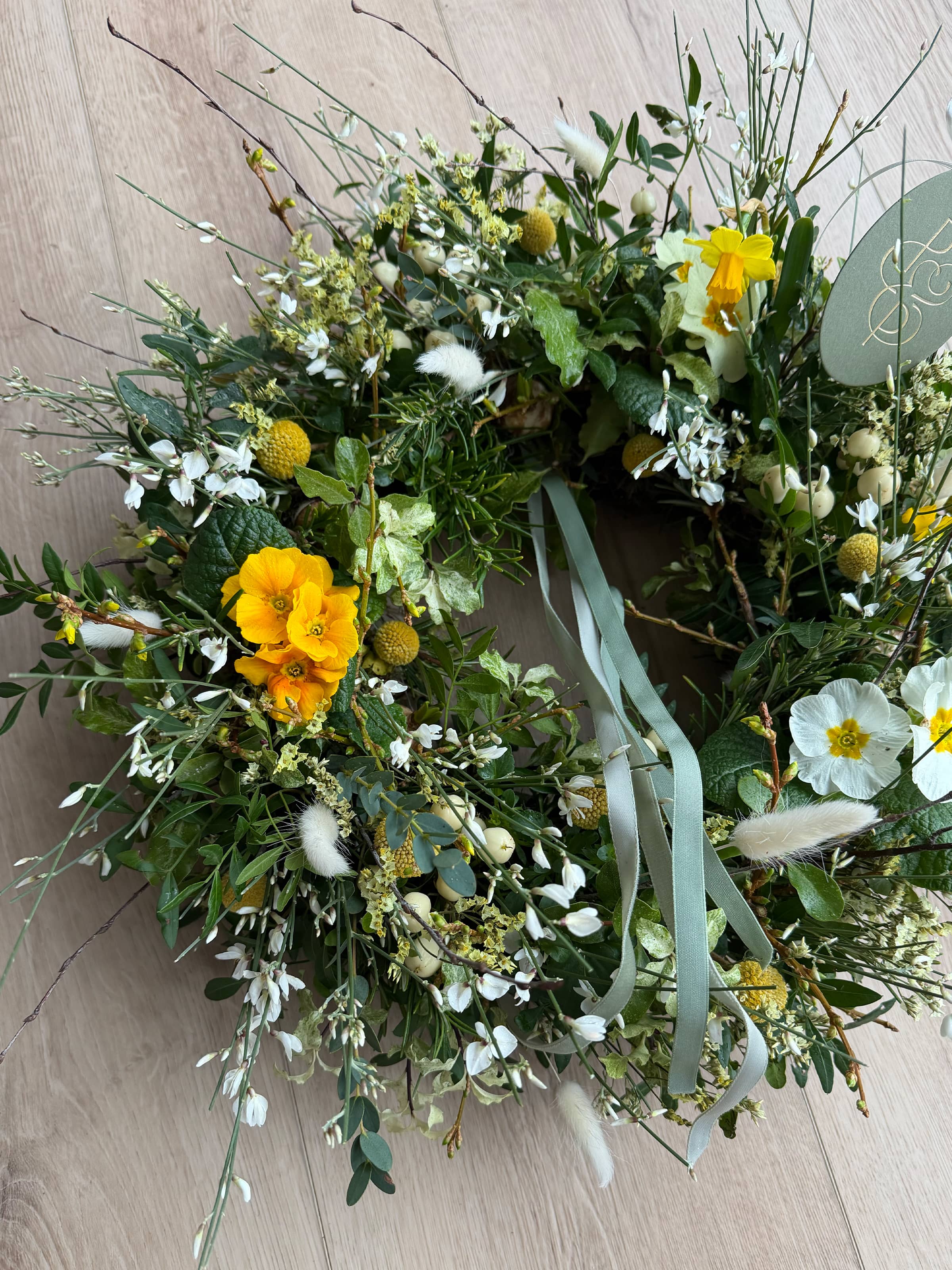 16" Yellow & White Spring Wreath
