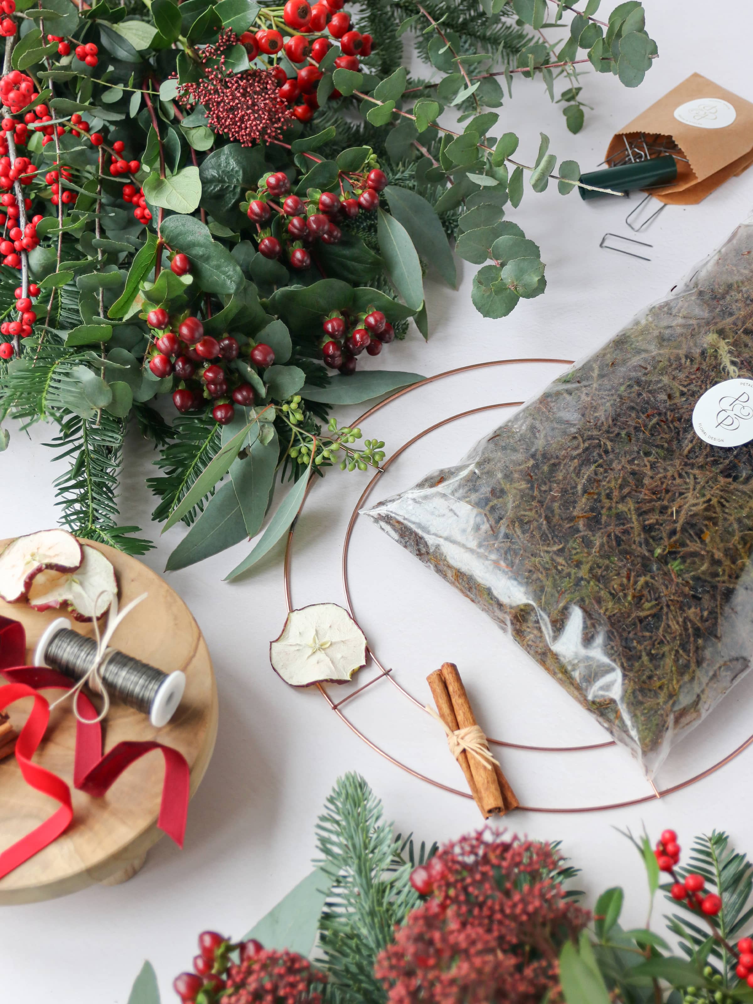 DIY 12" Christmas Wreath Making Kit - 'Merry Berry'